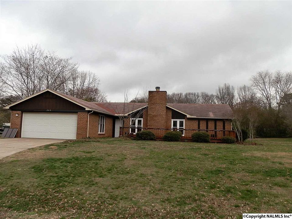 1st image of 209 S Oxford Cir
