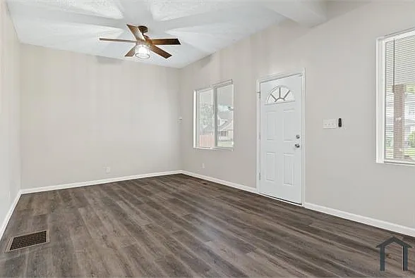 1531 N Olney St — Photo 12