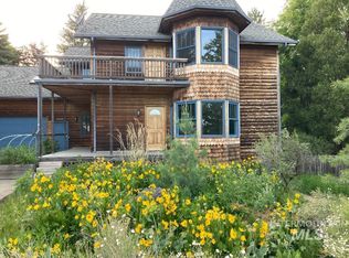 1655 Lorien Ln, Moscow, ID 83843