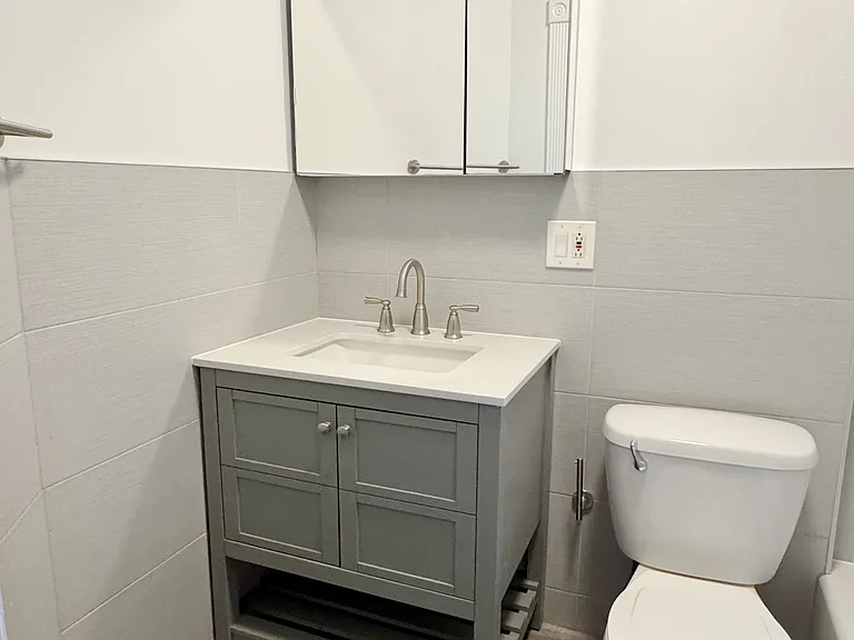 530 Driggs Ave #2L — Photo 5