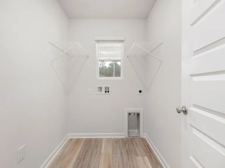 5466 Peach Dr — Photo 23