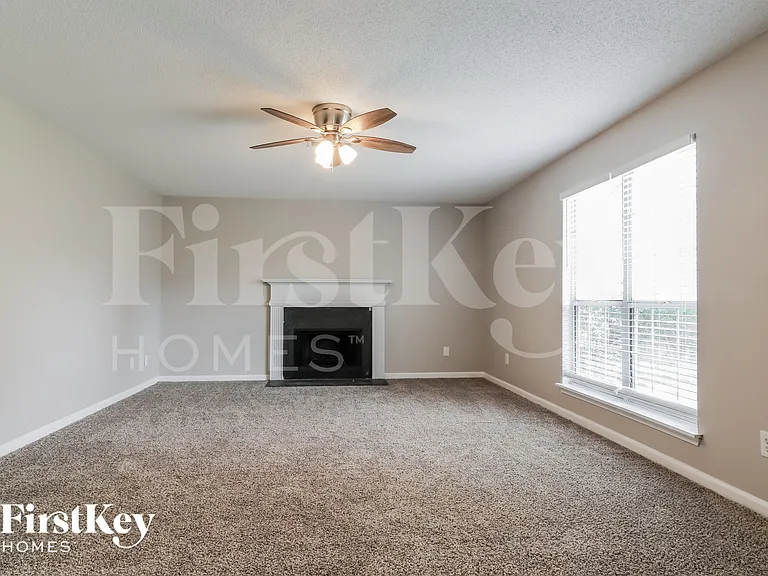 3217 Ivy Lake Ct — Photo 2
