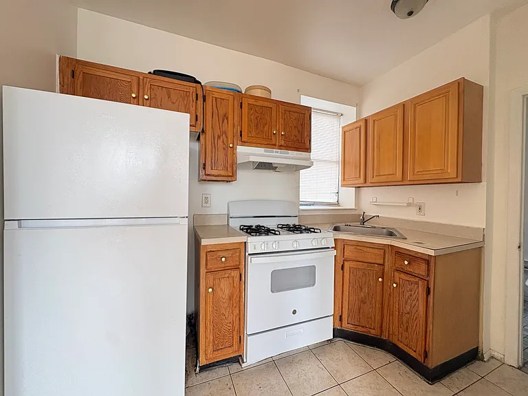 67 Brinkerhoff St #4B — Photo 1