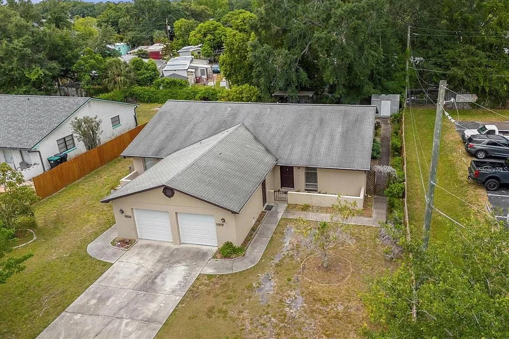 3 bed, 2.0 bath, 1330 sqft, $2,300 — Photo 4