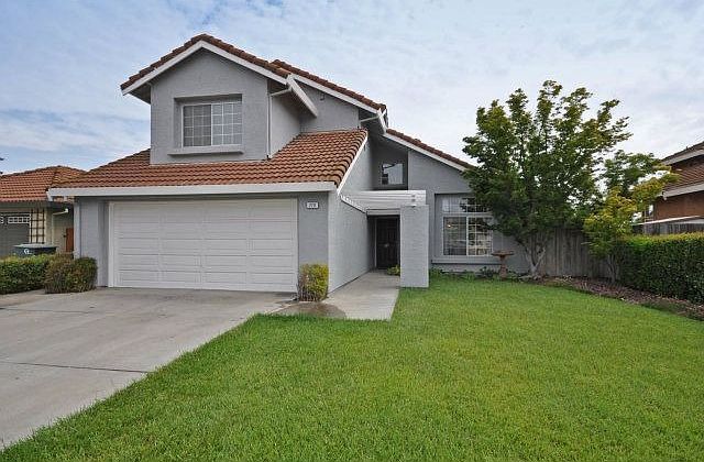 1st image of 270 Fox Hollow Cir
