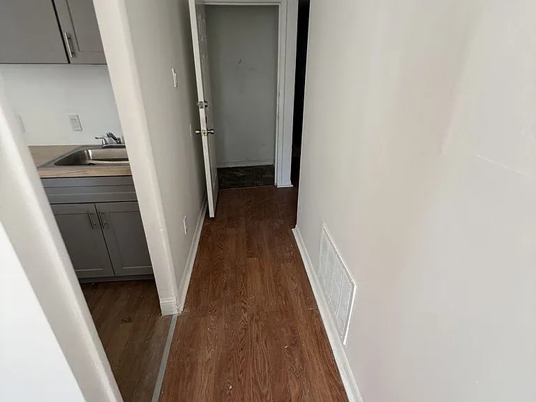 513 Brinton St — Photo 5