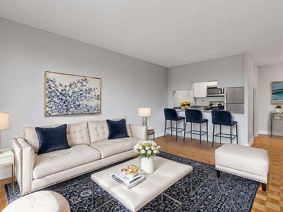 3rd image of 1170 Fisher Ave #1-Bedroom