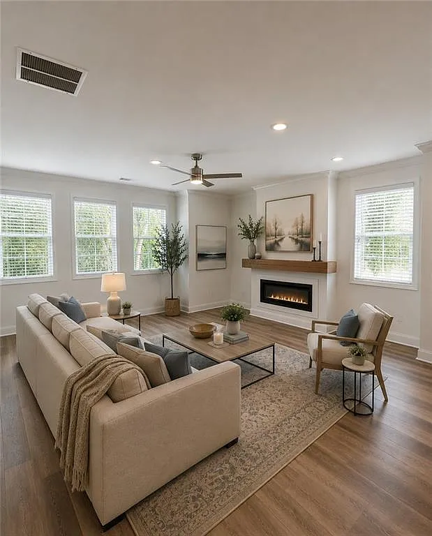 3 bed, 3.5 bath, 2026 sqft, $2,650 — Photo 4
