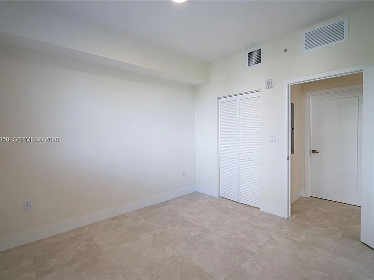 1091 Galiano St #404 — Photo 19