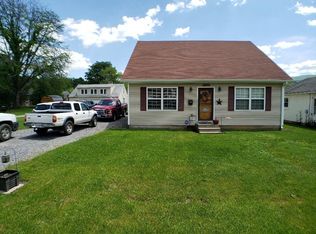 1533 S Greenlawn Ave, Covington, VA 24426