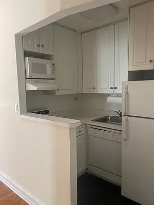 Rented by Smart City Real Estate LLC | media 14