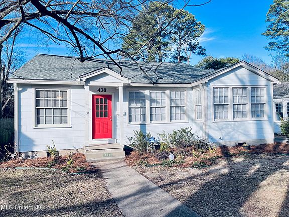 3rd image of 438 Downing St