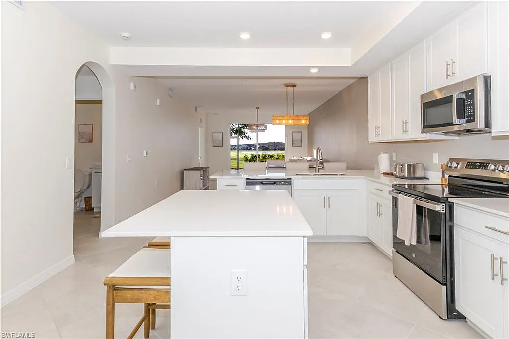 Building Photo - 5527 Double Eagle Cir #3815