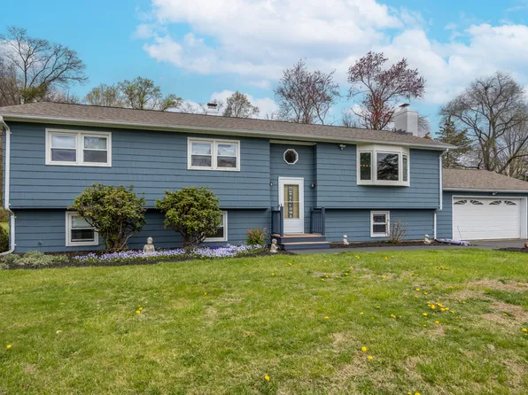 60 Pace Drive, Cheshire, CT 06410