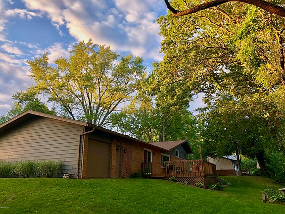 3rd image of 368 Rainbow Dr