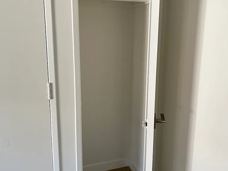 5400 Newcastle Ave #68 — Photo 15