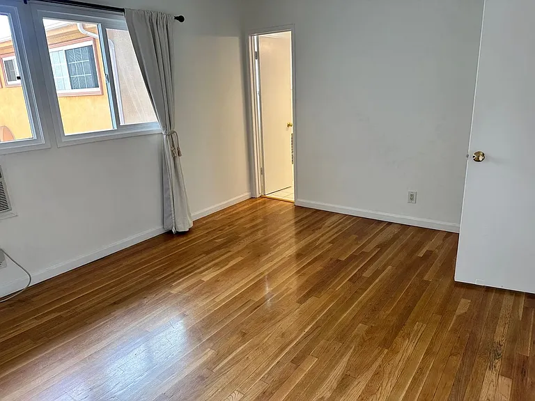9017 Harratt St in the Heart of West Hollywood! — Photo 19