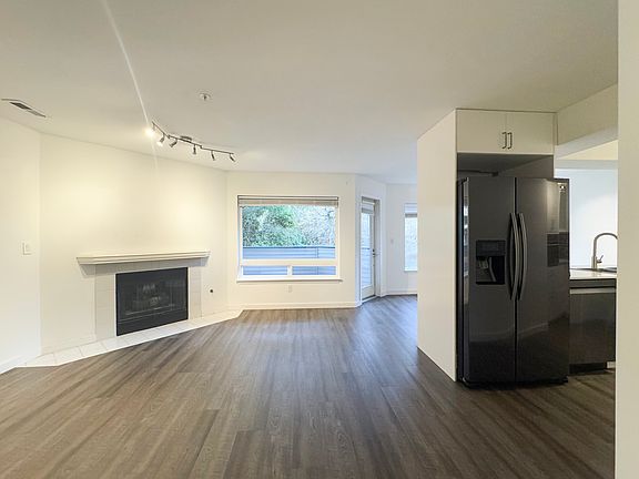 4th image of 342 102nd Ave SE APT 202