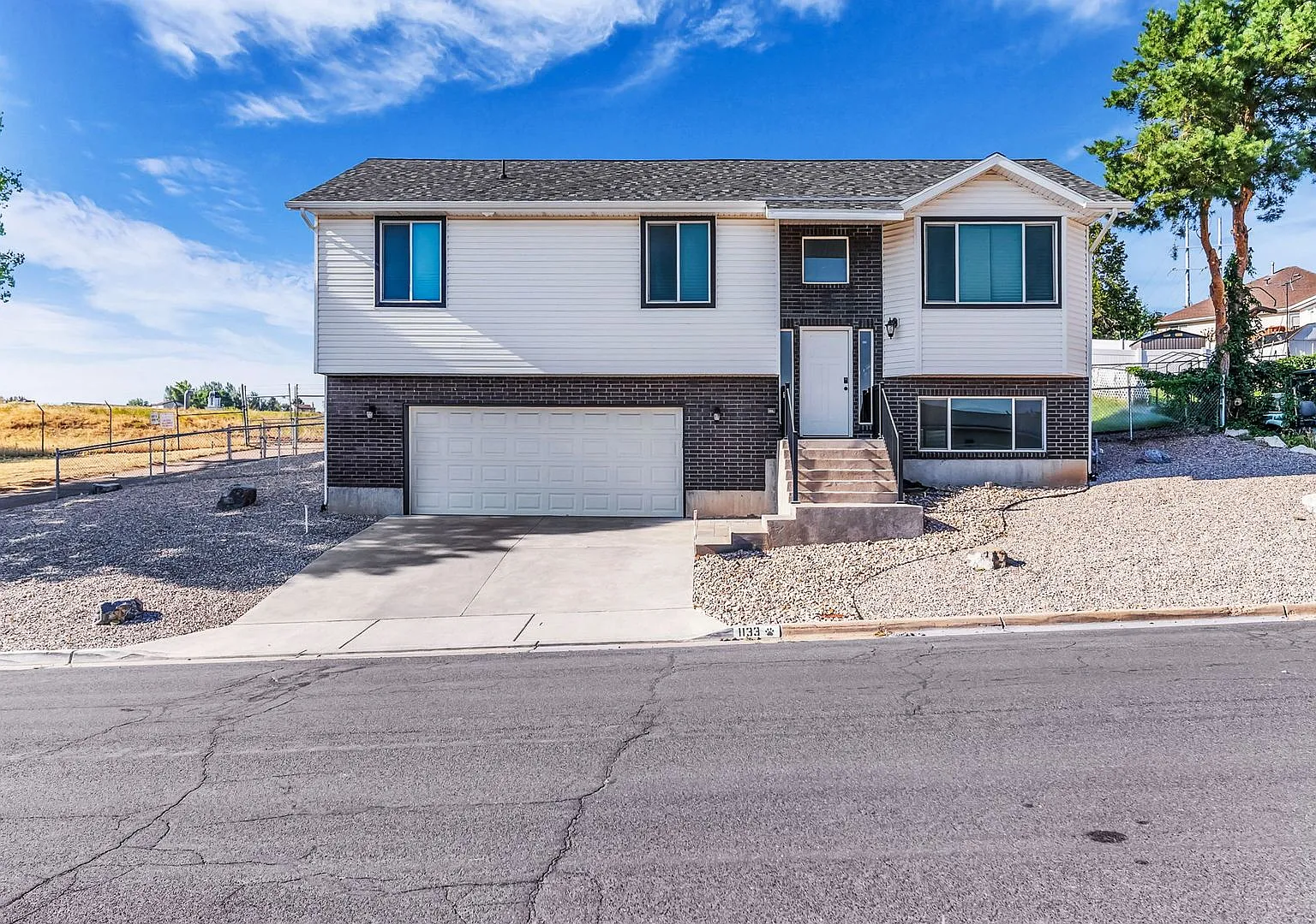 Beautiful 2020 Layton Home with High Ceilings & Modern Finishes — Photo 1