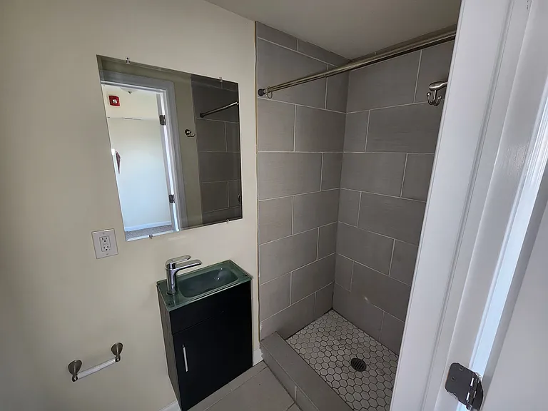 415 N 41st St #D — Photo 11