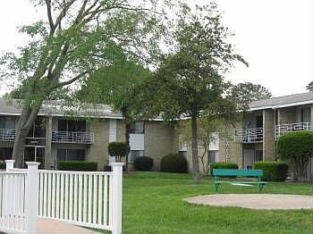 3rd image of 3616 Malibu Palms Dr APT 102