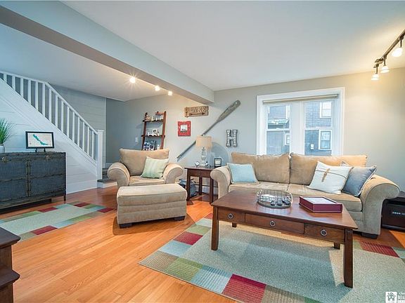 3rd image of 225 W Summit St