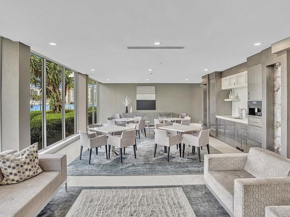 4th image of 701 E Camino Real #4E