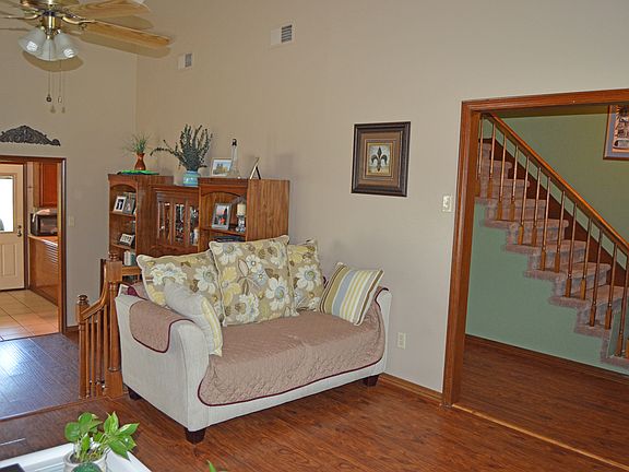 4th image of 1104 Orchid Dr
