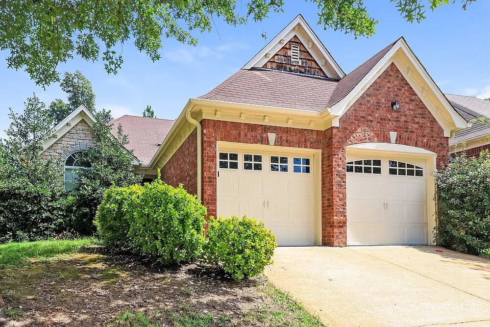 3 bed, 2.0 bath, 1525 sqft, $1,800 — Photo 1