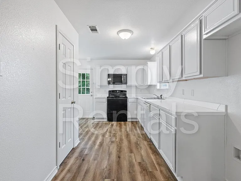 1412 Hemphill St — Photo 10