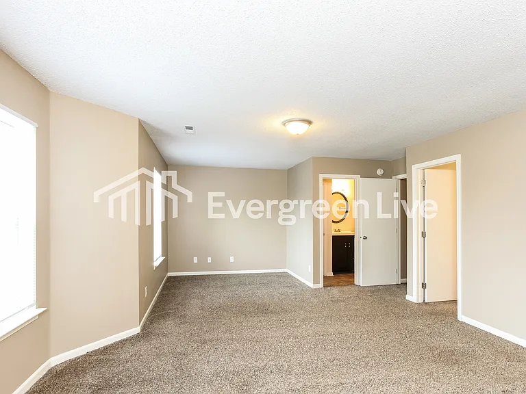 4405 Fullwood Ct — Photo 10