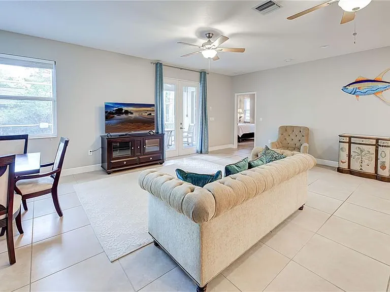 2330 Bradford St — Photo 24
