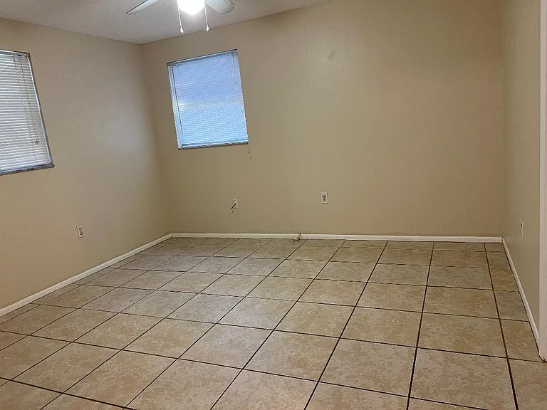 21504 Shannon Ave — Photo 6