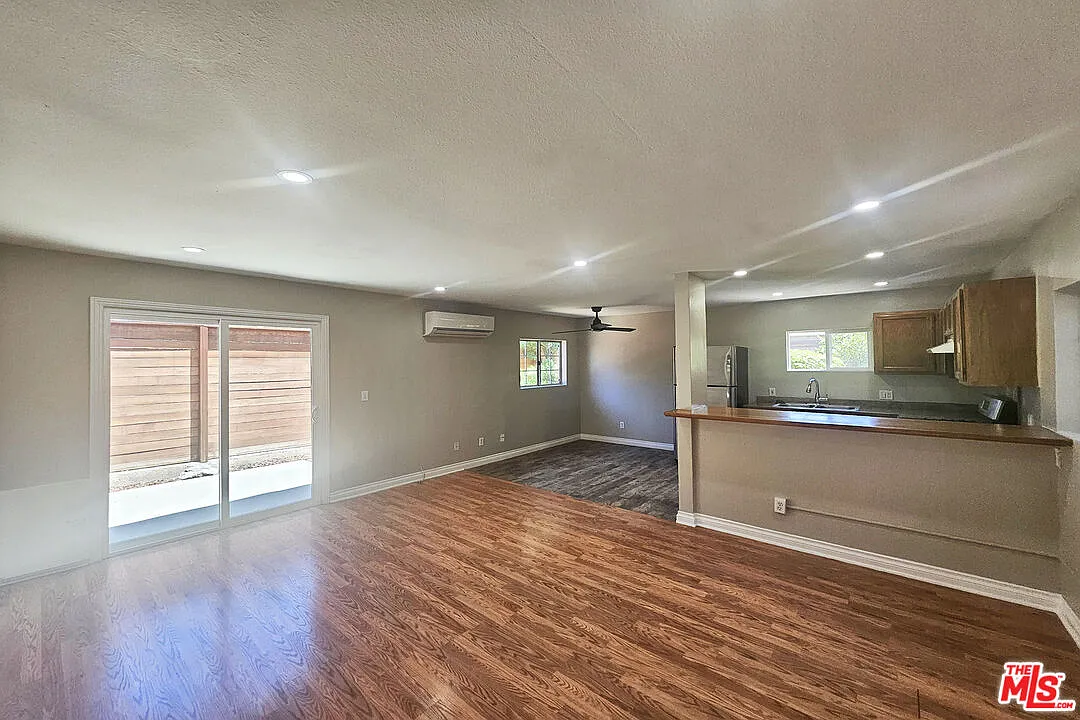 1 bed, 1.0 bath, 800 sqft, $2,395 — Photo 2