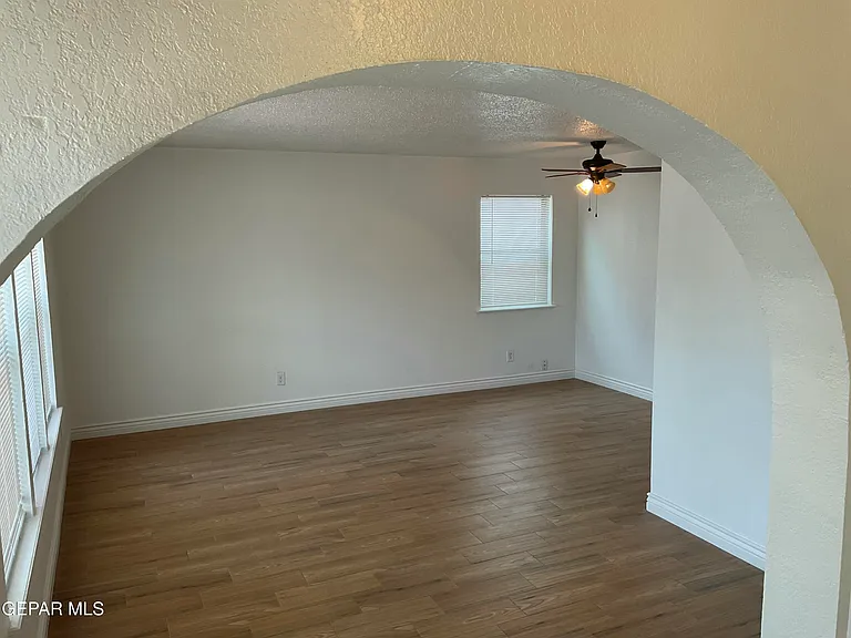 335 Flynn Dr — Photo 31
