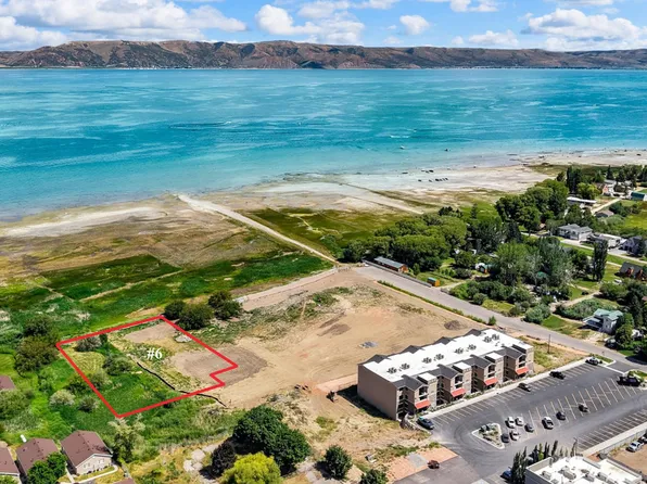 78 S Waters Edge Ln, Garden City, UT 84028