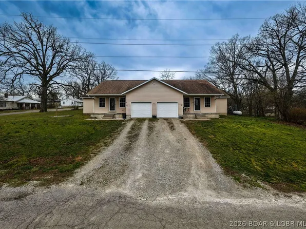 301 & 303 10th St, Crocker, MO 65452