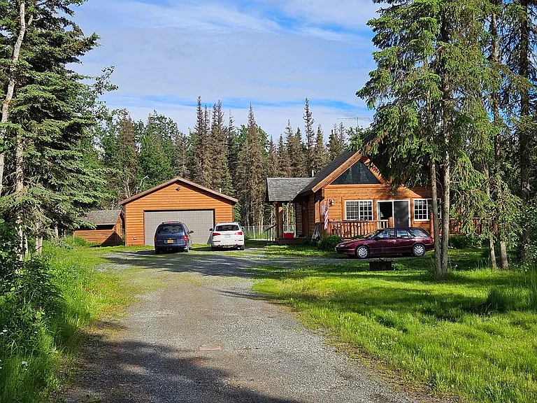 W Brook Dr — Photo 3