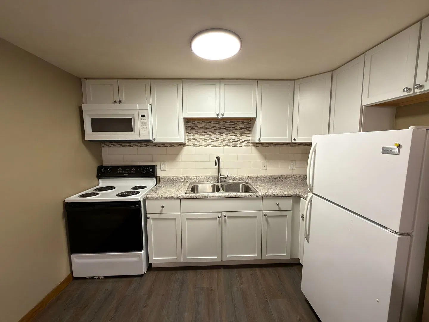 451 S Main St — Photo 3