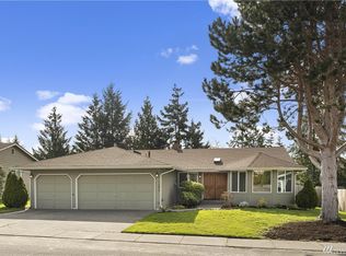 1243 SW Looking Glass Loop, Oak Harbor, WA 98277