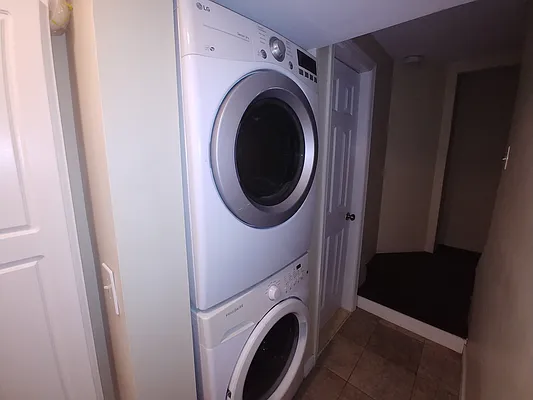 Rented by Halvatzis Realty | media 10