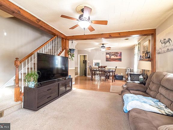 5th image of 814 Ridge Rd