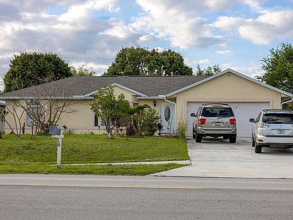 3rd image of 1219 SW Paar Drive