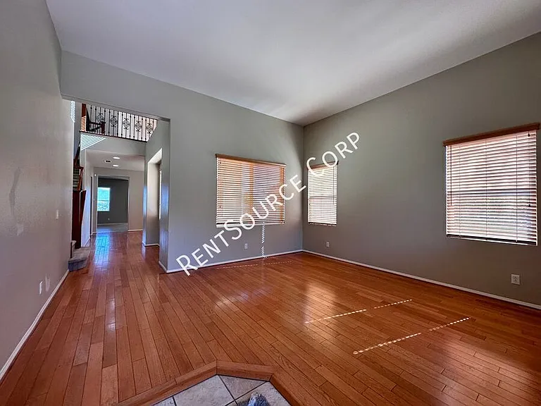 28479 Falcon Crest Dr — Photo 4