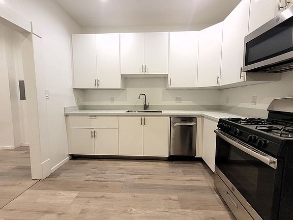 5th image of 432 Collingwood St