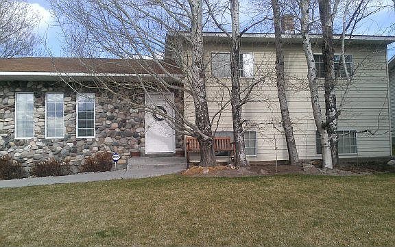 3rd image of 975 Westwood Dr