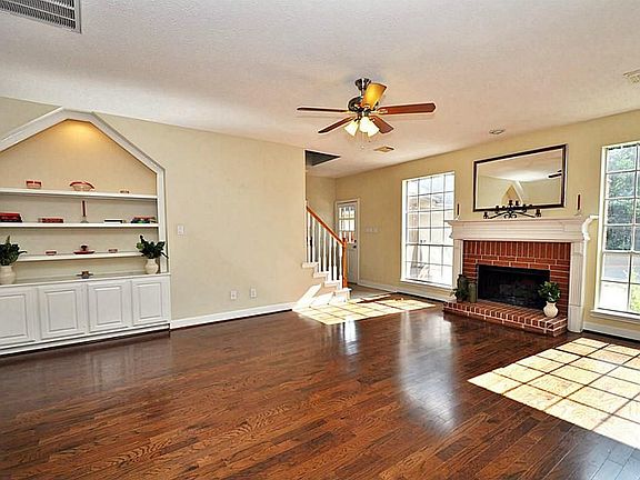 5th image of 19619 Cottage Park Cir