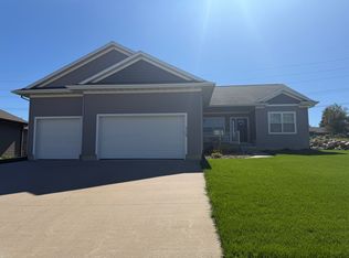 3124 Apollo St, Cedar Falls, IA 50613