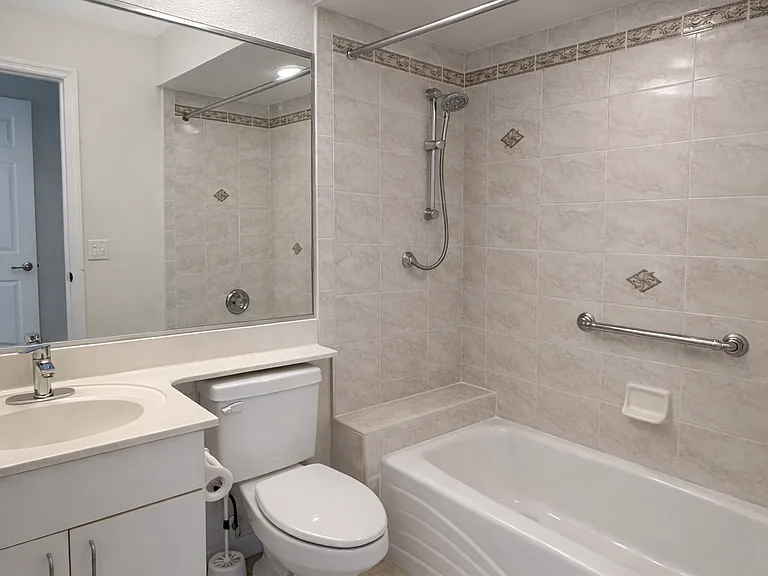 211 Rotonda Blvd W #B — Photo 6