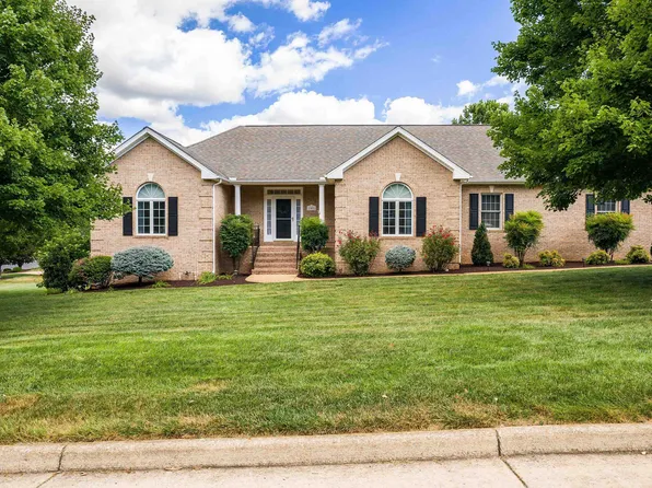 101 Buckingham Pl, Waynesboro, VA 22980